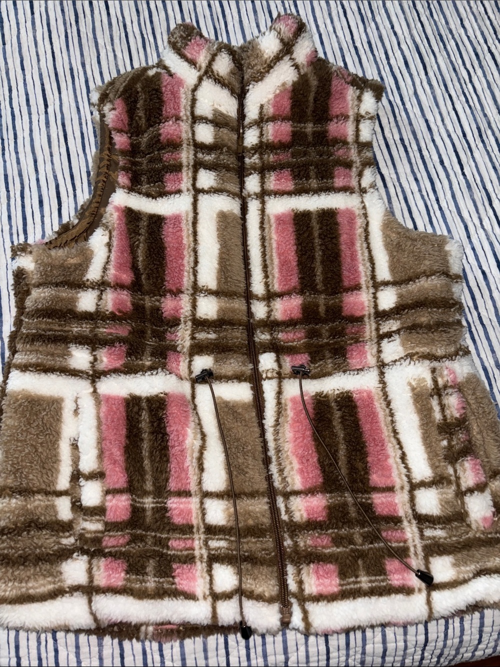 Women's Plush Plaid Sherpa Vest - Brown & Pink